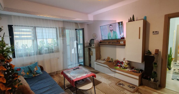Apartament 2 camere, Sector 5, Pecineaga/Salaj, decomandat, centrala