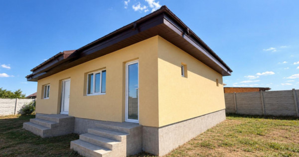 Casa parter, 105.60 mp, 450 mp teren, zona Malu Mare