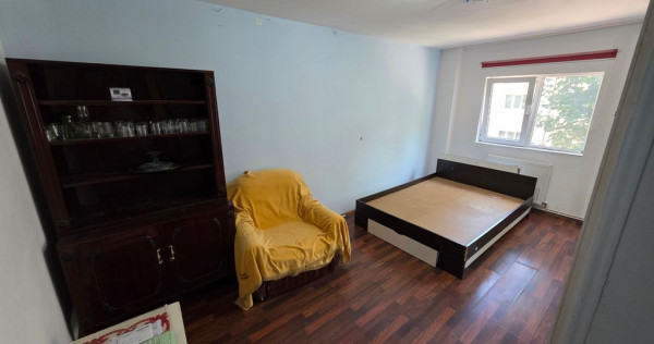 Apartament 2 camere(transformat in 3) zona CET