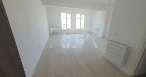 Apartament decomandat cu 2 camere Bloc 2015 Zona Gorjului