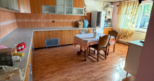 Casa de vanzare, 160 mp, zona Bariera Valcii
