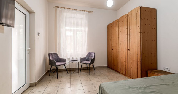 Apartament &icirc;n Piața Catedralei pe două niveluri &icirc;n Arad.