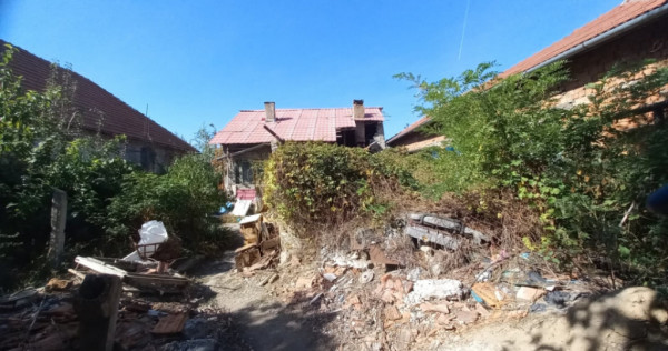 Teren 360 mp cu casa de demolat | Front stradal 14 ml | Cris