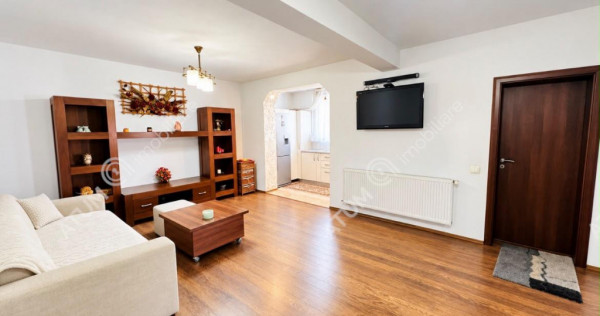 Apartament cu 3 camere decomandate etaj intermediar zona Tur