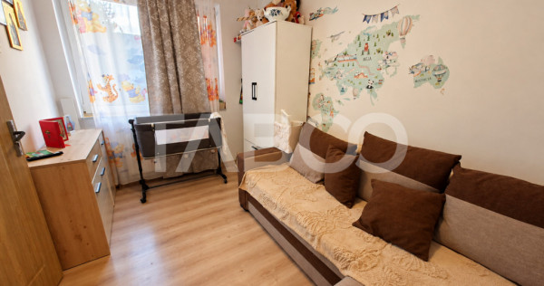 Apartament de vanzare 2 camere balcon Mihai Viteazul etaj 4
