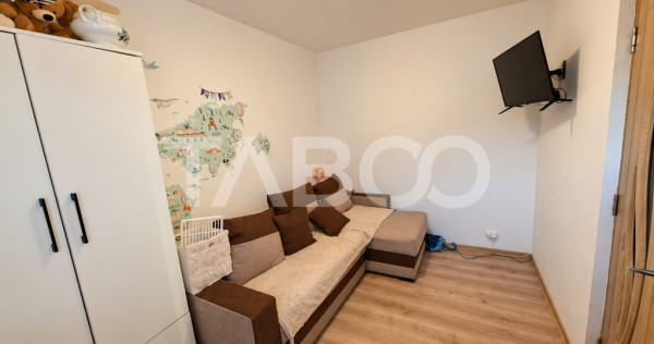 Apartament de vanzare 2 camere balcon Mihai Viteazul etaj 4