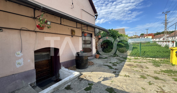 Casa individuala de vanzare cu 3 camere 500 mp teren Cornate