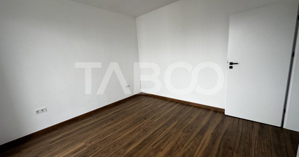 Apartament de vanzare 3 camere 2 bai 2 balcoane zona Brana S