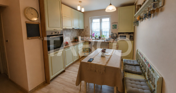Apartament cu 3 camere in Manastur etaj intermediar