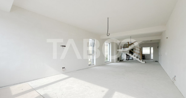 Casa cuplata de vanzare semifinisat Dambul Rotund cu garaj