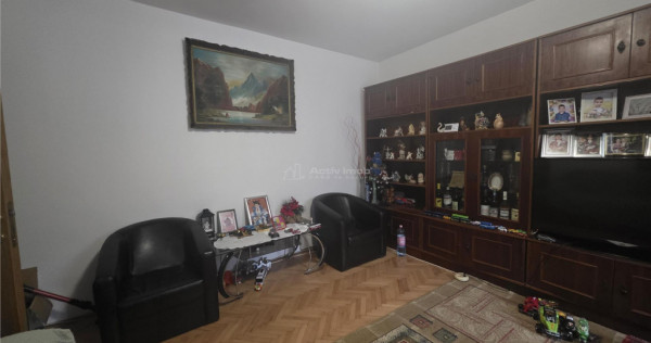 Apartament 4 decomandat, etaj 1 , CT - Pelendava