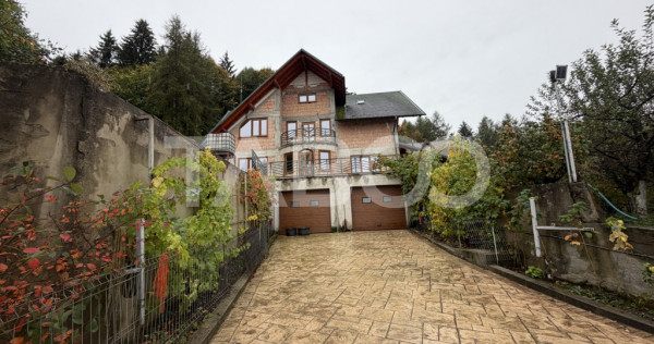 Casa cu potential de investitie 7 camere foisor 4 bazine de