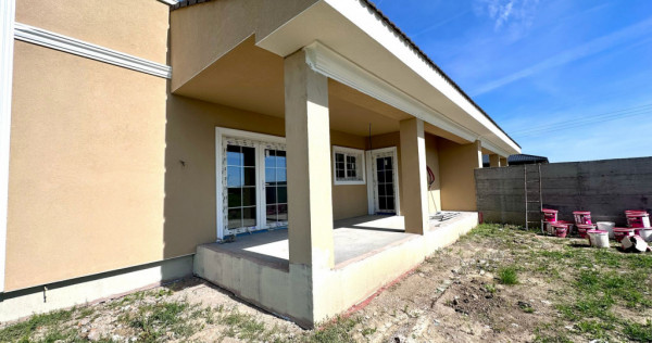 Duplex despartit prin camera tehnica - 5 camere - zona foart