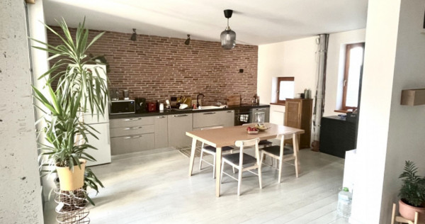 Triplex modern, 3 camere, 136 mp utili, mobilat - utilat, Du