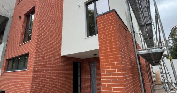 Casa P+1 Compozitori