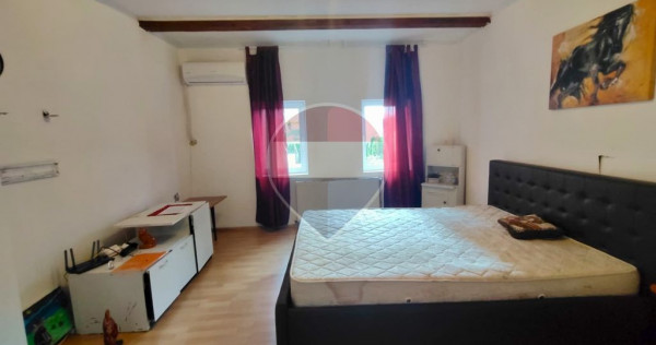 Casă / Vilă cu 3 camere de v&acirc;nzare &icirc;n zona Schei