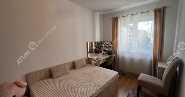 Apartament cu 3 camere la etajul 2 zona Mihai Viteazu din Si