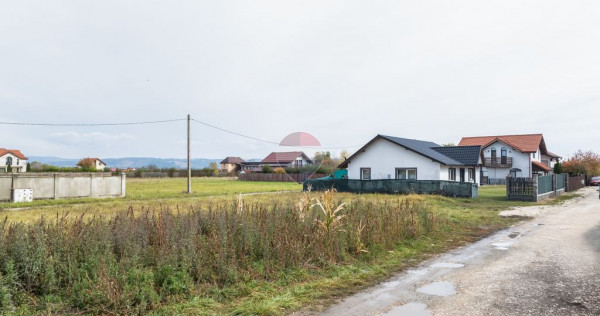 Teren de vanzare &icirc;n Bod, 438 mp, front la două străzi
