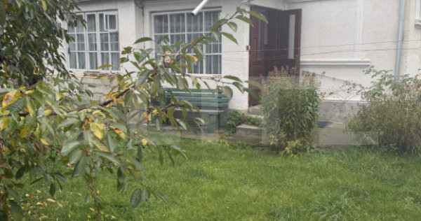 Casă cu etaj, C&acirc;mpulung Moldovenesc, 150 mp, teren 420 mp