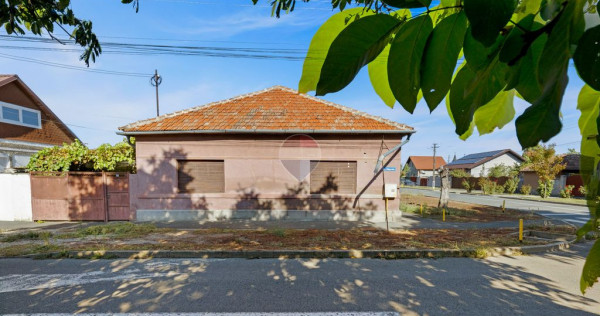 Casă cu teren, situata pe colt -Gai