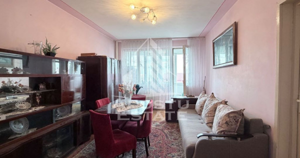 Apartament de vanzare doua camere decomandat Sagului