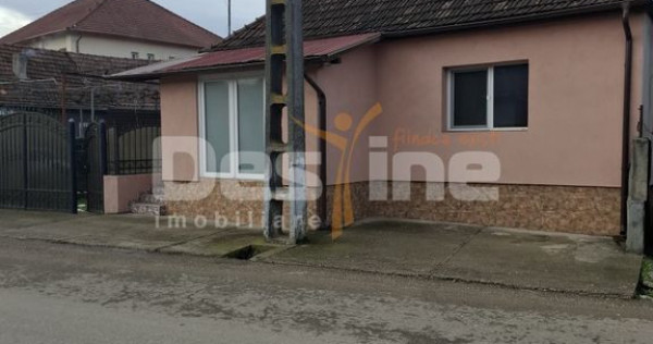 Casa/Spațiu comercial de v&acirc;nzare (Vadu Crișului)