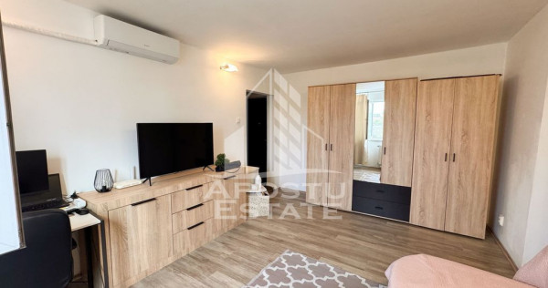 Apartament 2 camere, etaj 3 din 4, la cheie, Complexul Studentesc