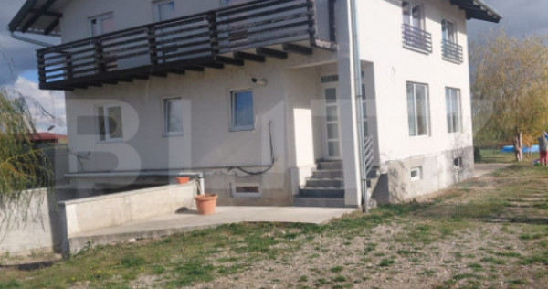 Casa de vanzare, 396 mp, zona Chetani