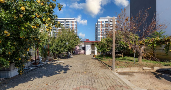 Casă cu 8 camere de v&acirc;nzare &icirc;n zona UTA