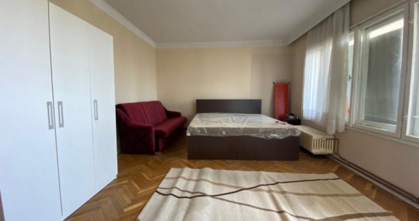 Copou - Ralet , apartament 4 camere , decomandat , liber