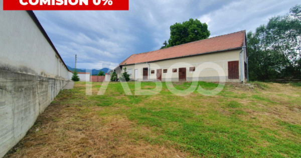 Casa individuala cu balta de pescuit de vanzare in Marginime