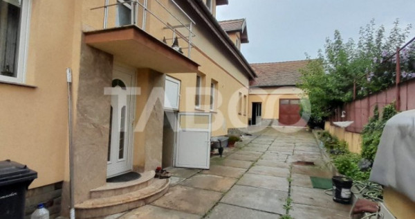 Casa de vanzare individuala 240 mpu gradina teren 600 mp Gus