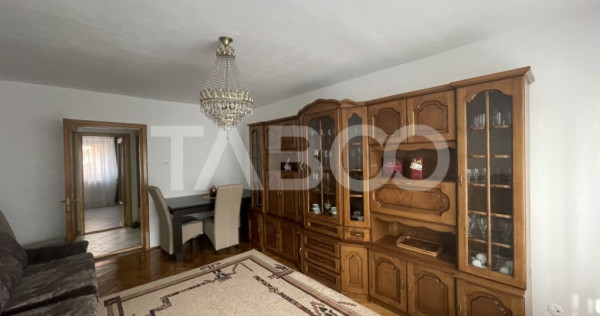 Apartament decomandat 5 camere 2 bai 100 mpu pivnita Cetate