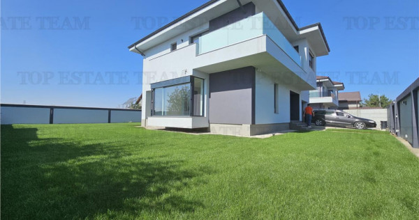 Vila lux 5 camere regie proprie cu garaj si teren 556mp