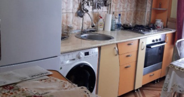 Bd-dul Regele Ferdinand, 2 camere, decom., pret 50000E