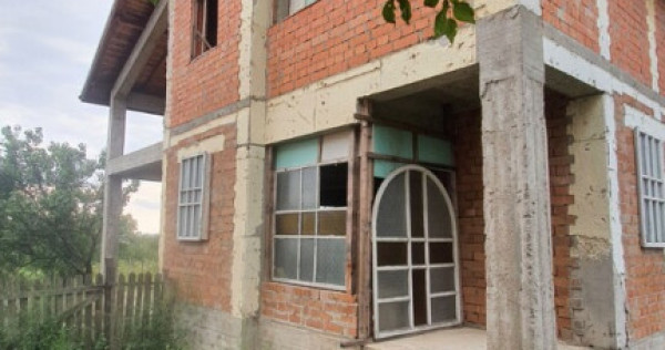 PAULESTI| Casă P+1,nefinisata |Priveliște superbă |100000