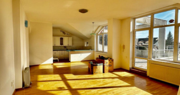 Vilă S+P+1+M in zona Faleza Nord - Universitate