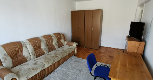 Apartament 3 camere decomandat renovat, zona Calea Dumbravii
