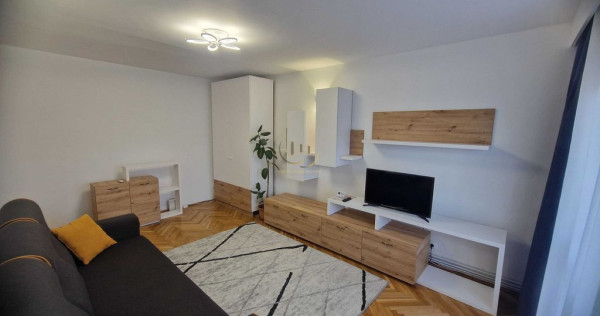 Apartament 3 camere renovat/lux -zona UMF