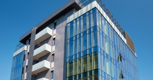 Investitie sigura! Cladire de birouri, fatada LCD Media, zon