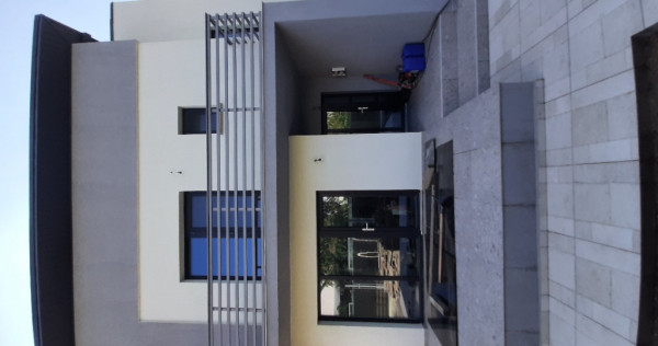 Casa Focsani-Parter +Etaj,-4Dormitoare2Bai,Living Open-space