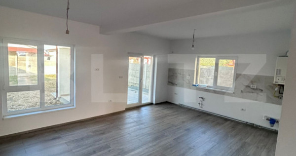 Casă duplex pe parter, 2 dormitoare, teren 320 mp, Moșniț