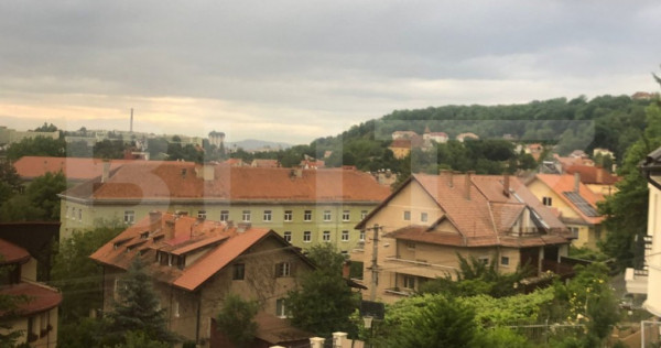 Vila Impresionantă în Brașov, poziționare Ideală și sp