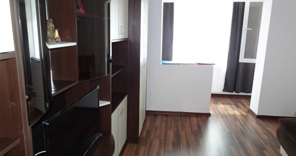 Vand apartament cu 3 camere decomandat in Deva, Aleea Saturn, etaj 2