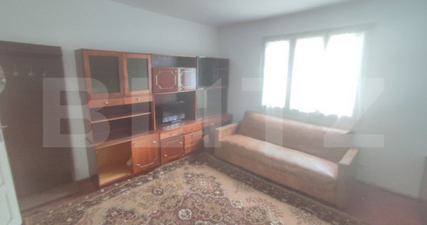 Casa 4 camere, 2610 mp teren, zona Solca, Radauti