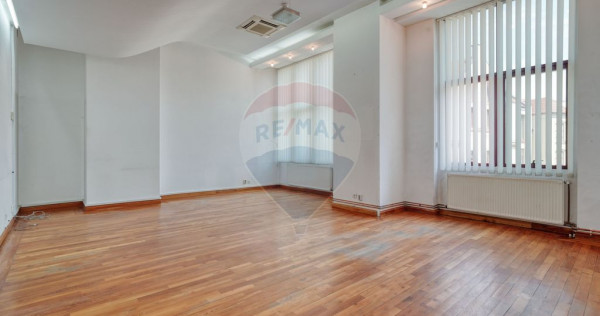 Birou de &icirc;nchiriat &icirc;n clădire de birouri, Brașov, l&acirc;...