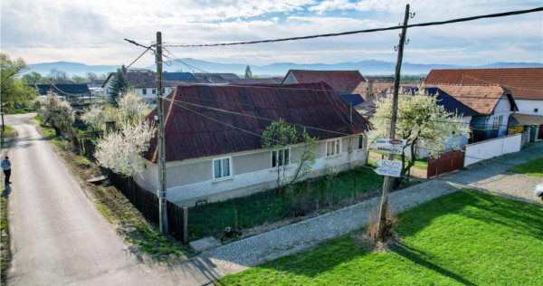 Teren extins de 1600 mp cu casa traditionala in Ilieni, Cent