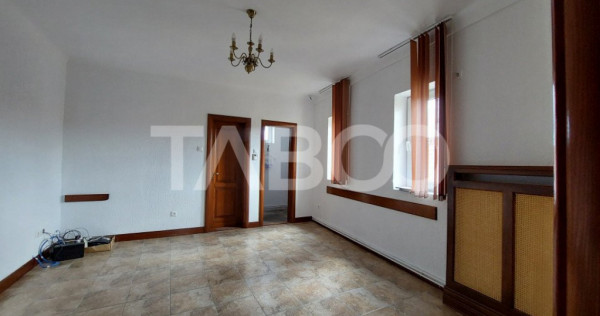 Apartament vila zona centrala 68 mpu 2 camere spatioase etaj