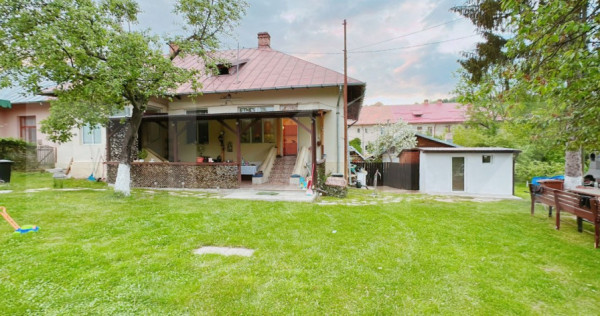 Casa in Moreni (exterior Vest) si 2000 mp de teren