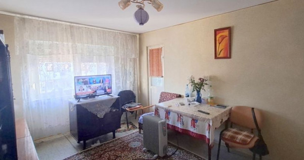 Apartament cu 3 camere, etaj intermediar - Micro 17